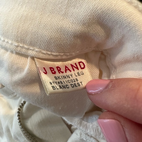 J Brand 811 Skinny Jeans in white (Blanc rest) - Picture 7 of 7